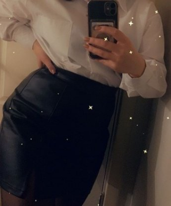 Я креативная и нежная индивидуалка 😉 Опыт в области наслаждения и удовлетворения твоих самых тайных желаний имеется ☺️ Я проведу тебя в мир наслаждения и страсти, где каждая твоя фантазия станет яркой реальностью 🌟 В Москве я готова предоставить тебе самые незабываемые услуги, доставить настоящее наслаждение и дарить удовольствие 💋 Мои фото и отзывы говорят сами за себя: клиенты оценивают мою умелость и индивидуальный подход 👌 Живу в Москве, поэтому у нас всегда будет возможность встретиться и приятно провести время 🌆 Жду тебя, чтобы сделать тебя счастливым! 😘 12908, 21 год