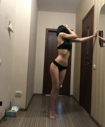 Изысканная кокетка с нежной кожей и шелковистыми волосами ждет встречи с тобой. Готова исполнить все твои желания и фантазии. Всего один звонок отделяет нас друг от друга. 14703, 23 года