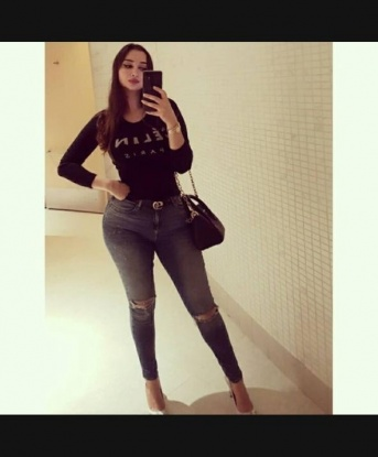 Мое тело - искусство, которому ты можешь отдаться. Предлагаю тебе незабываемые моменты наслаждения и релаксации. 🌹
Я знаю, как доставить тебе удовольствие и сделать твои мечты реальностью. Мои услуги включают эротический массаж, классический и оральный секс, а также ролевые игры и фетиш.
Со мной ты познаешь новые грани наслаждения. 🌟 Мои отзывы говорят сами за себя - мои клиенты остаются довольными и возвращаются ко мне снова и снова. Я обладаю магическими руками, которые умеют дарить удовольствие. Мои фото настоящие и мои формы заводят с первого взгляда. Я живу в Москве и готова встретиться с тобой у меня или в отеле. 😘
Не медли, звони мне, и я превратю твои горячие фантазии в яркую реальность. 💋 6085, 21 год